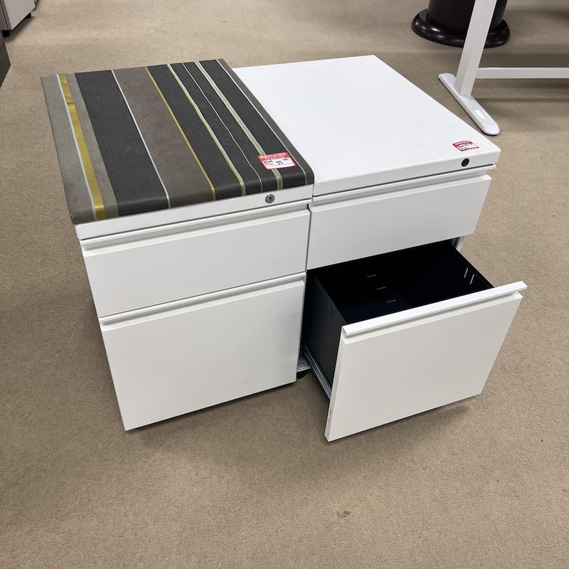 Subscriber Special – 15″ W x 22″ H Herman Miller White Metal Rolling Vertical Pedestal File – Box/File Office Furniture Liquidations