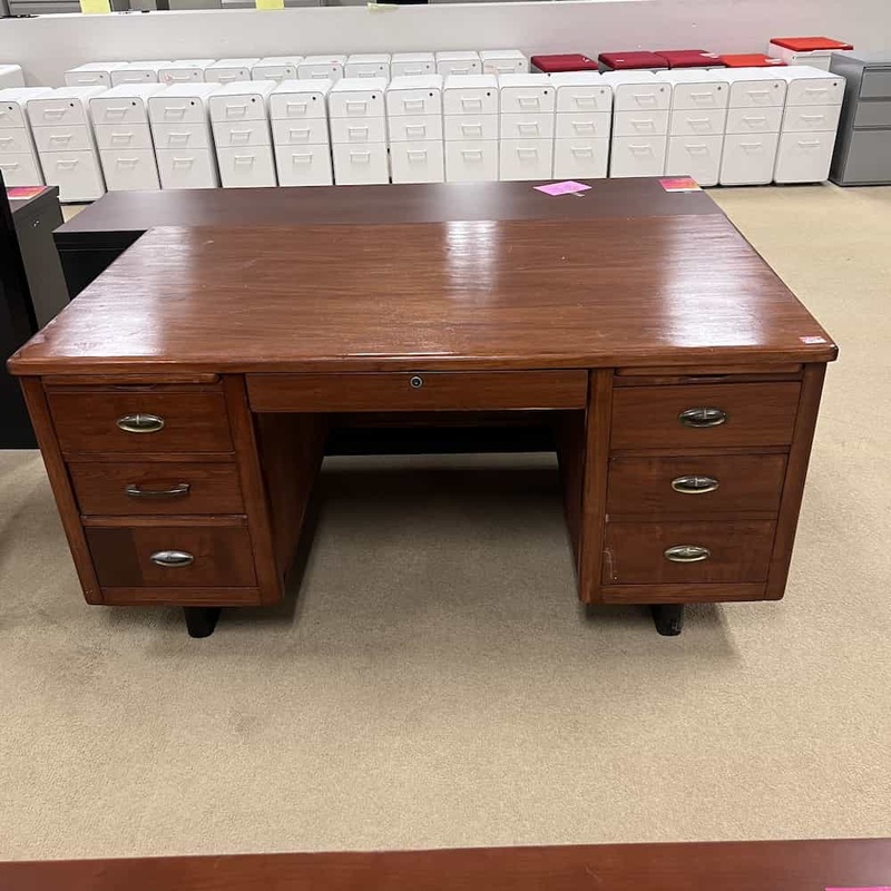60″ x 34″ Red Oak Traditional Vintage Desk Office Furniture Liquidations