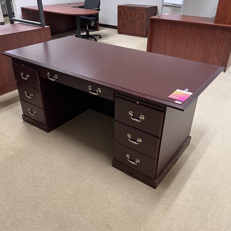 72″ National Furniture Franklin Mahogany and Gold Traditional Desk Office Furniture Liquidations