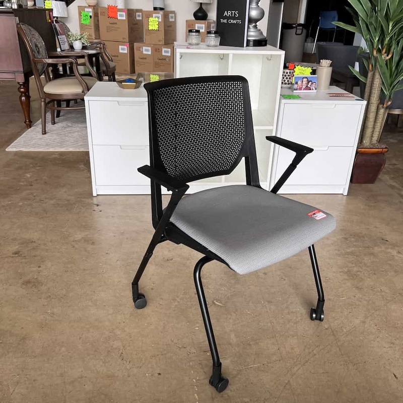 Haworth Very Seminar Grey and Black Rolling Stacking Chair Office Furniture Liquidations