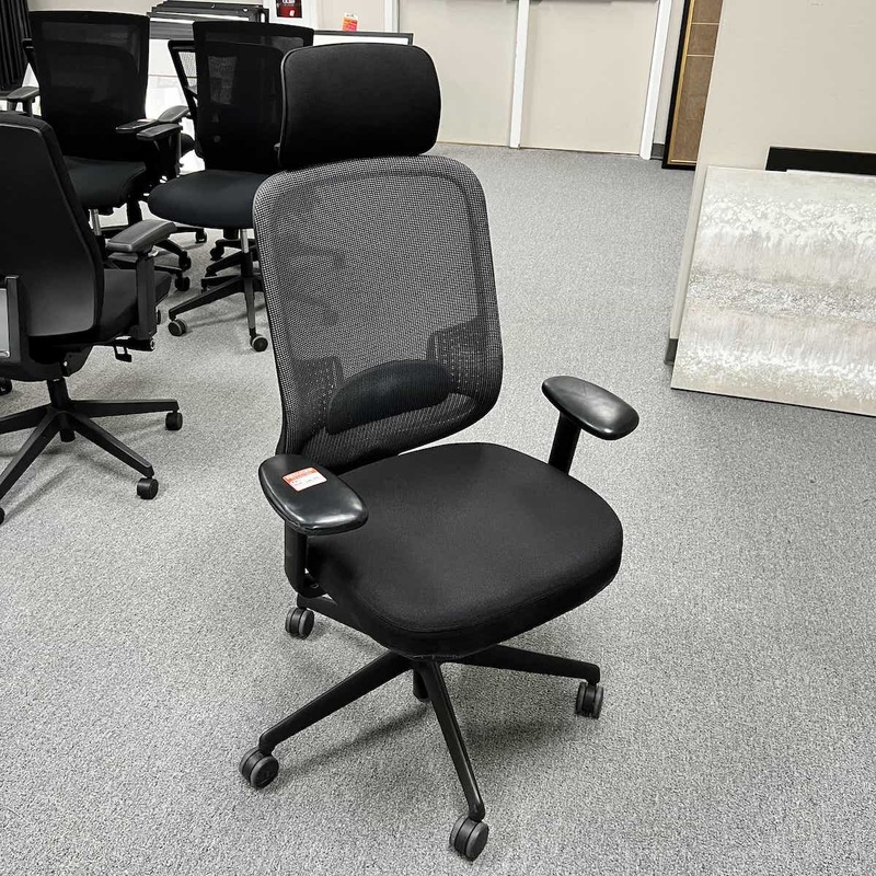 Black/Cream White Teknion Projek Mesh Back Task Chair with Headrest Office Furniture Liquidations