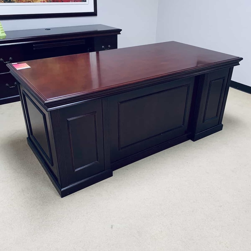 72 Wide Mahogany Transitional Desk Office Furniture Liquidations