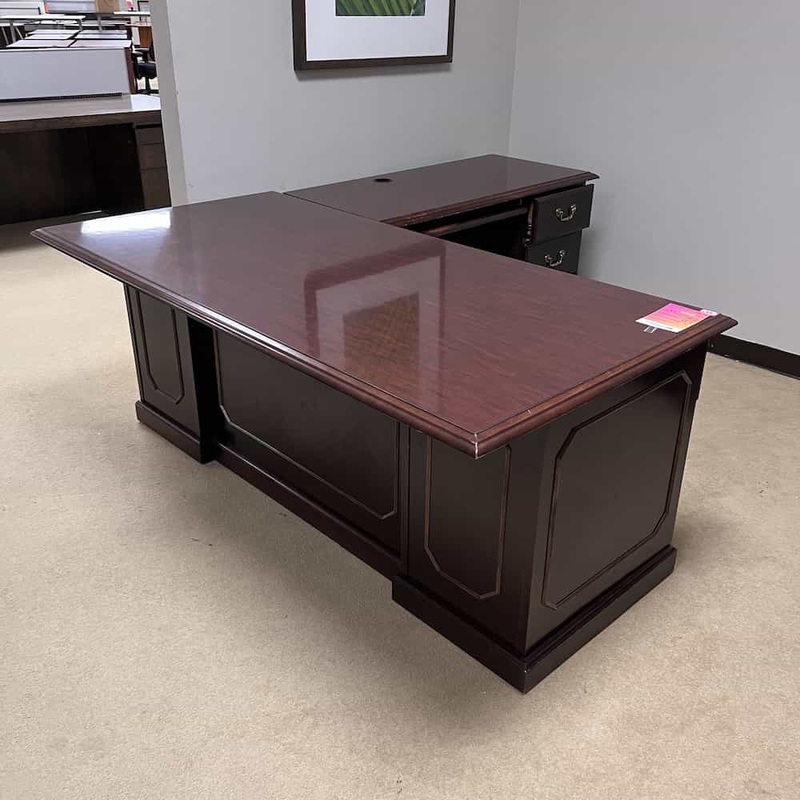 72″ x 84″ Mahogany and Gold Traditional L-Desk with 2 Pedestals – Right Return Office Furniture Liquidations
