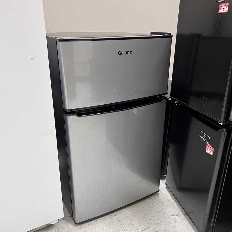 19″ Wide Galanz Black/Gray Mini Fridge with Freezer Office Furniture Liquidations