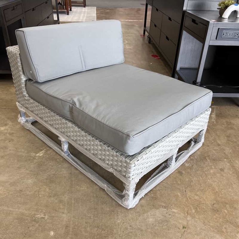 Grey Mangohome All-Weather Wicker Outdoor Patio Lounge Chair Office Furniture Liquidations