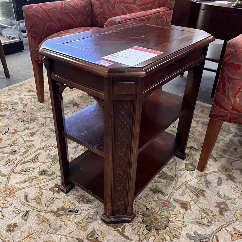 25″ W x 24″ H Mahogany Chippendale Style End Table Office Furniture Liquidations