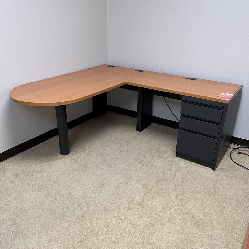 66″ Trendway Honey and Black Bull Nose L-desk – Right Return Office Furniture Liquidations