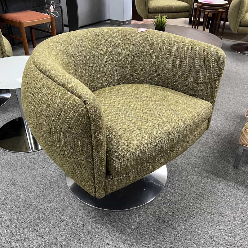 Knoll D’Urso Swivel Chair Green Boucle and Chrome – Height Adjustable Office Furniture Liquidations