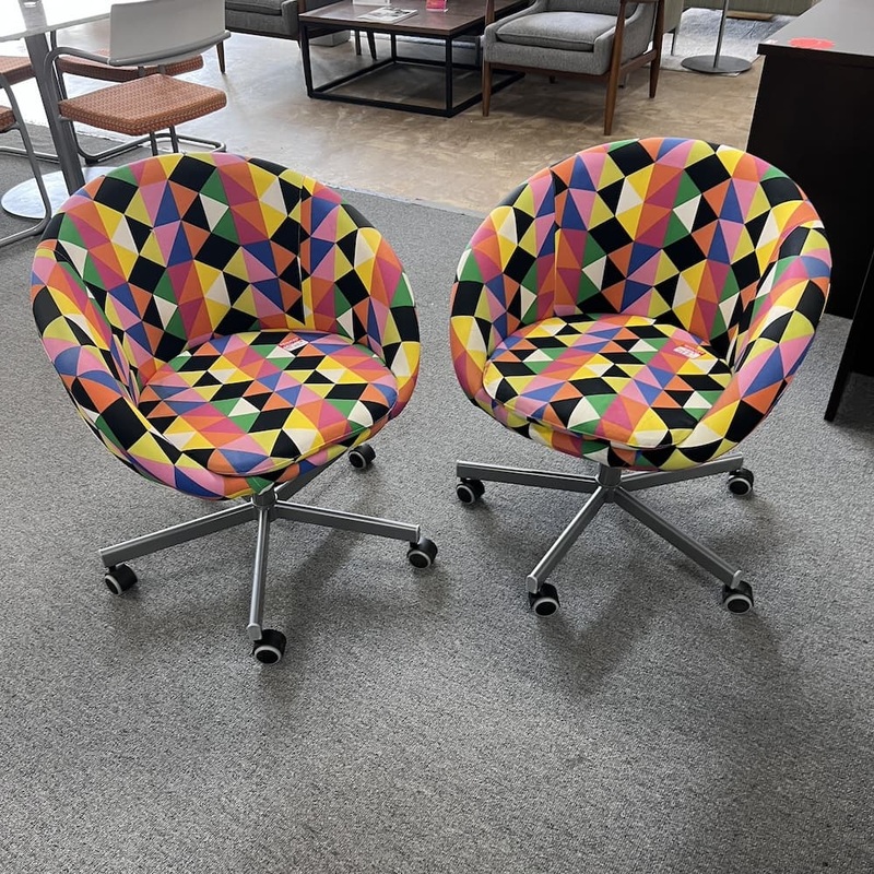 Set of 2 – IKEA Skruvsta Multi-color Bucket Swivel Chair Office Furniture Liquidations
