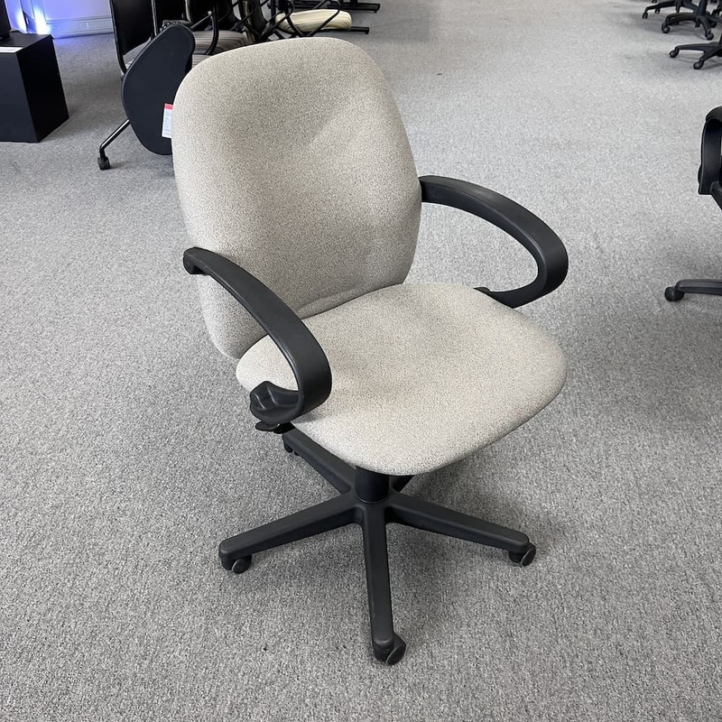 Global Low Back Tilte Light Grey and Black Conference Chair Office Furniture Liquidations